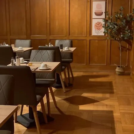 Hotel Waldhorn 2*