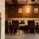 Waldhorn Hotel 2*